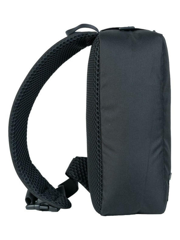 CabinZero Čierny batoh CabinZero Classic cez jedno rameno (11 l)