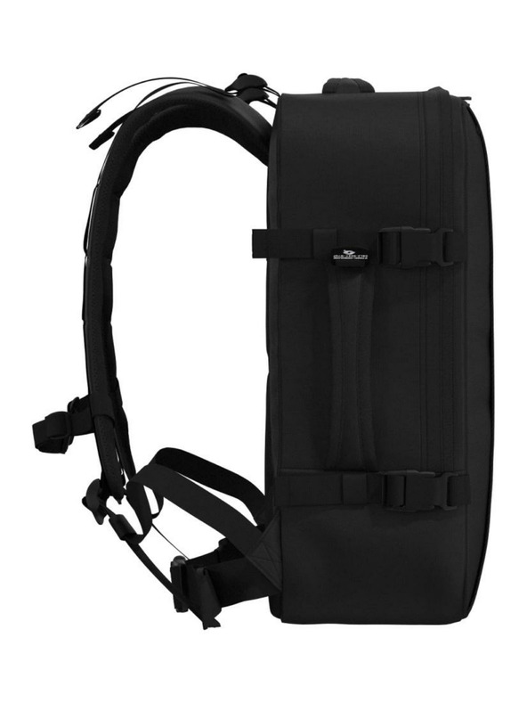 CabinZero Čierny batoh CabinZero Military 36L Absolute Black