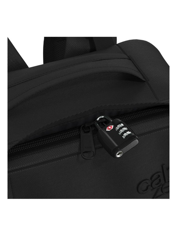 CabinZero Čierny batoh CabinZero Military 36L Absolute Black