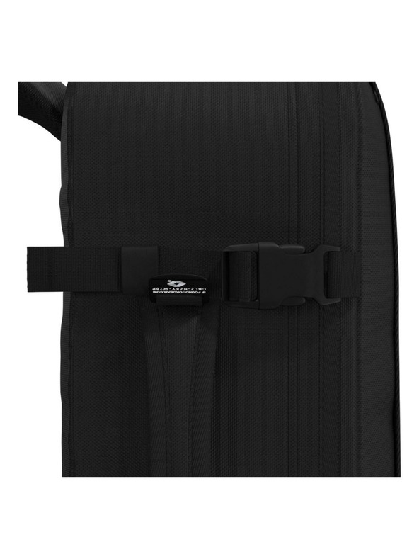 CabinZero Čierny batoh CabinZero Military 36L Absolute Black