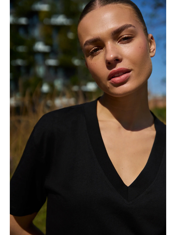 Moodo Bavlnená halienka s výstrihom do V čierna Moodo