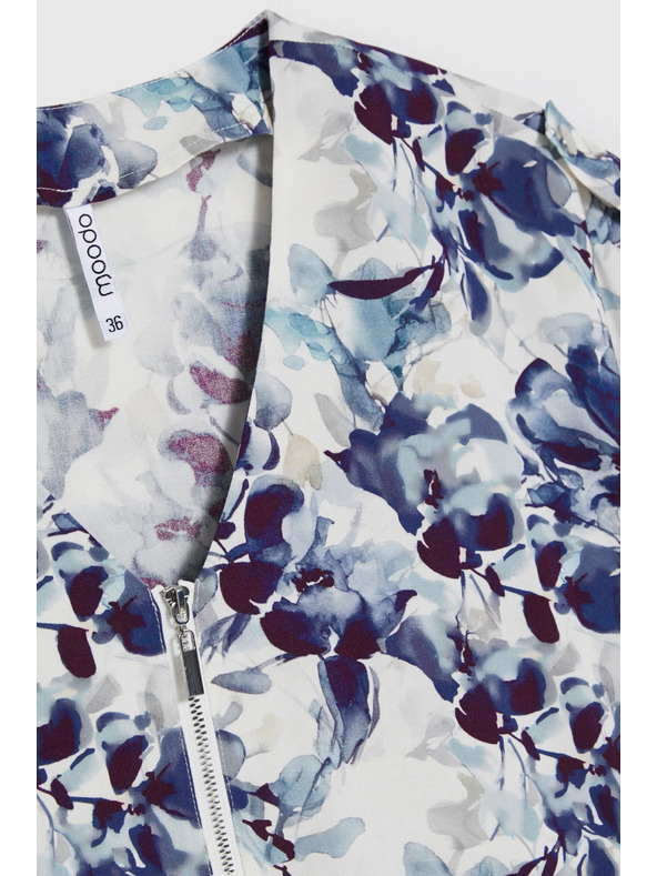Moodo Tmavomodrá viskózová košeľa Moodo s kvetinovým vzorom