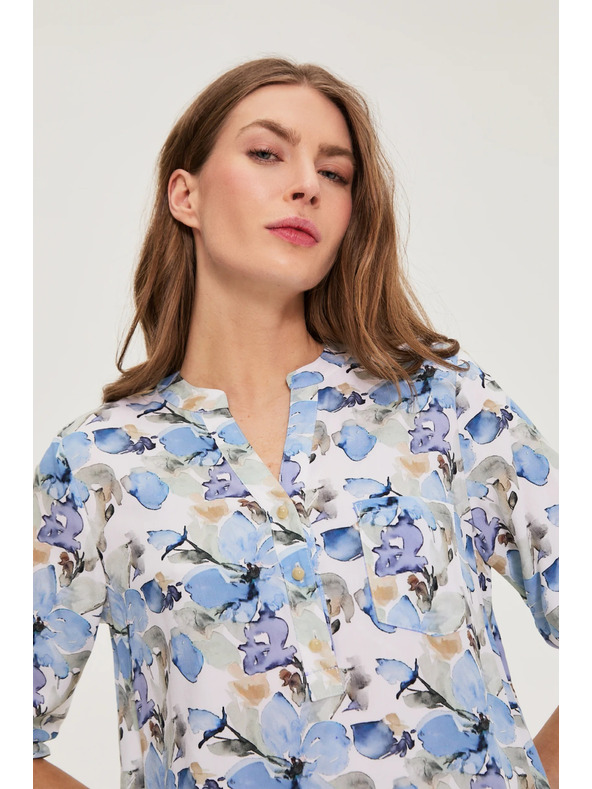 Moodo Košeľa z viskózy s kvetmi modrá Moodo