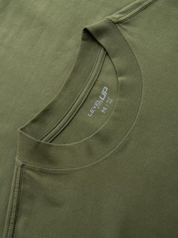 Ombre Clothing Pánske bavlnené tričko LOOSE FIT s okrúhlym výstrihu - tmavo olivové V8 OM-TSBC-0267 Ombre Clothing