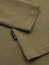 Ombre Clothing Pánske tričko s mestskou potlačou a dlhým rukávom - olivové V1 OM-LSPT-0131 Ombre Clothing