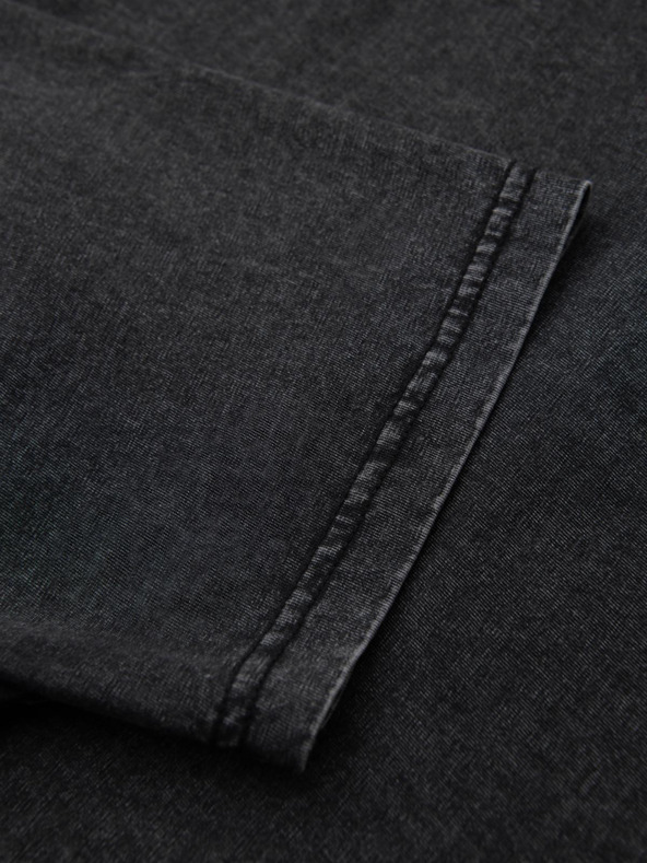 Ombre Clothing Pánske tričko s pracím efektom a gombíkami u výstrihu - čierne V1 OM-TSWT-0150 Ombre Clothing