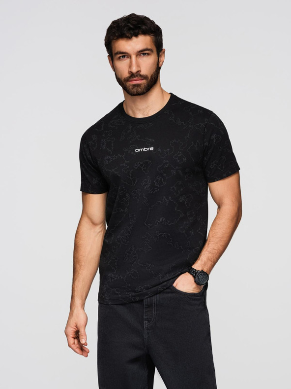 Ombre Clothing Pánske bavlnené tričko s celoplošnou potlačou a nápisom "ombre" na hrudi - čierne V1 OM-TSFP-0263 Ombre Clothing