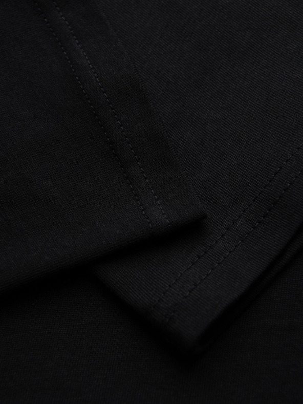 Ombre Clothing Pánske bavlnené tričko s aplikáciou šperkov na hrudi - čierne V1 OM-TSCT-0290 Ombre Clothing