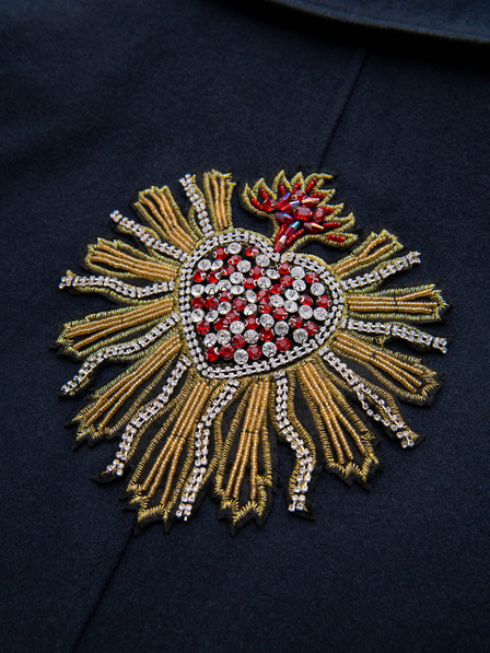 Ombre Clothing Pánsky dvojradový kabát s vlnou a dekoratívnymi aplikáciami - V1 námornícka modrá OM-COWC-0149 Ombre Clothing