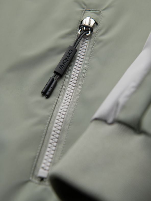 Ombre Clothing Pánska kontrastná vetrovka s kapucňou - olivovo sivá V3 OM-JANP-0228 Ombre Clothing