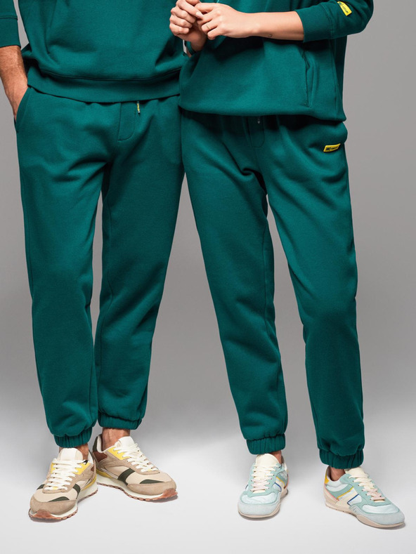 Ombre Clothing Klasické unisex tepláky so žebrovanými manžetami - tmavo zelené V17 OU-PSBC-0100 Ombre Clothing