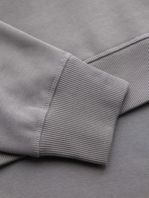 Ombre Clothing Pánska klasická mikina s okrúhlym výstrihom - sivá V4 OM-SSNZ-0243 Ombre Clothing