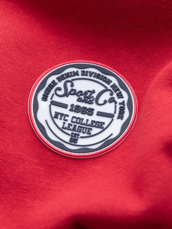 Ombre Clothing Pánska mikina s okrúhlym výstrihom a nášivkou - červená V1 B1713 Ombre Clothing