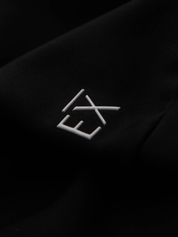 Ombre Clothing Pánska mikina s vysokým stojačikom a kontrastným potlačou - čierna V1 OM-SSZP-0211 Ombre Clothing