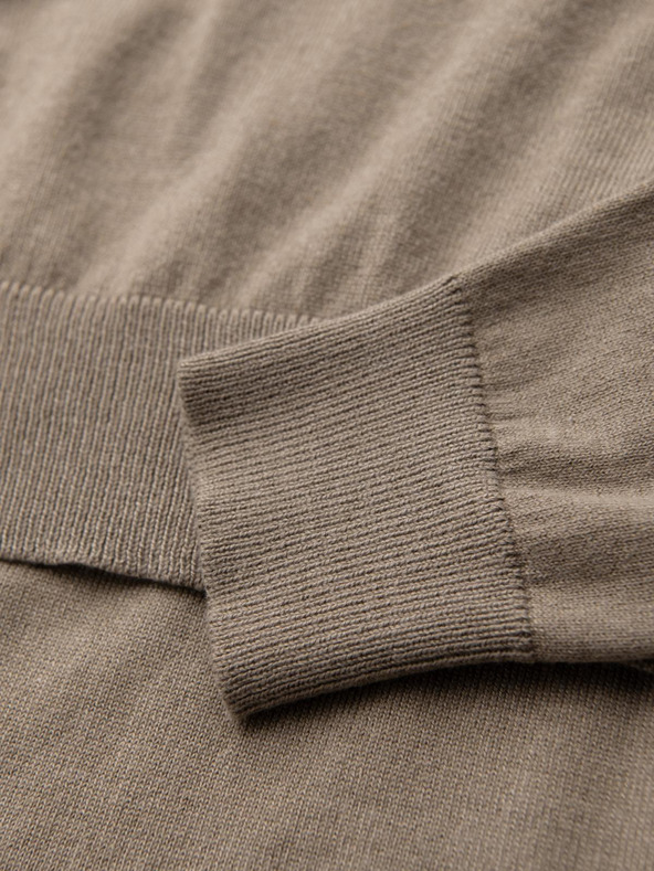 Ombre Clothing BASIC pánsky klasický viskózový sveter s okrúhlym výstrihom - tmavo béžový V15 OM-SWBS-0106 Ombre Clothing