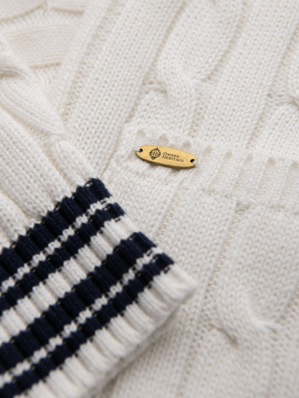 Ombre Clothing Pánsky sveter so šálovým golierom v preppy štýle - biely V1 OM-SWCD-0152 Ombre Clothing