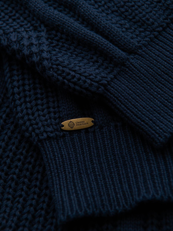 Ombre Clothing Pánsky kockovaný sveter s výstrihom - tmavo modrý V2 OM-SWSW-0151 Ombre Clothing