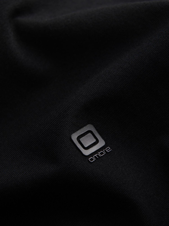 Ombre Clothing Čierne pánske tričko s výstrihom do V Oblečenie Ombre