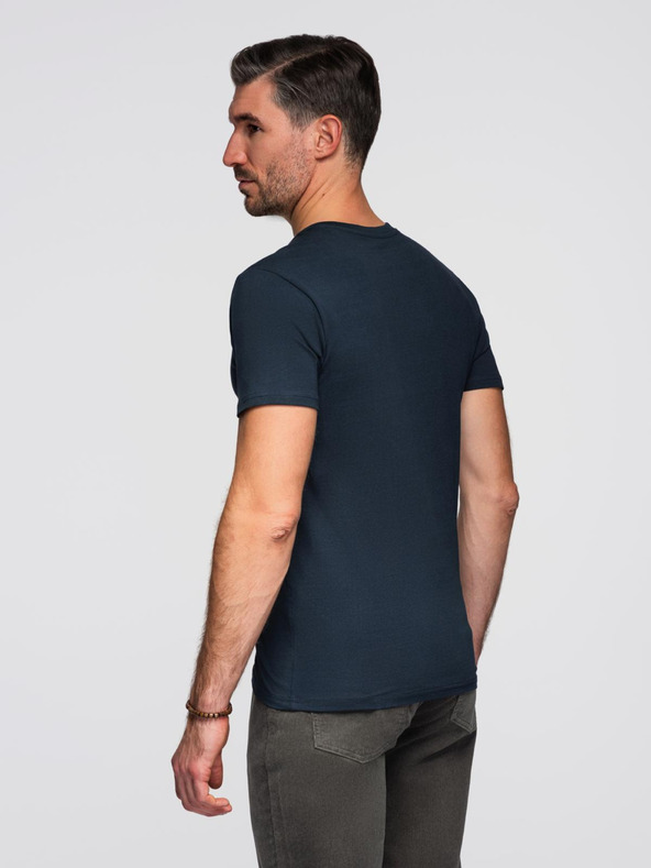 Ombre Clothing Tmavomodré pánske tričko s výstrihom do V Oblečenie Ombre