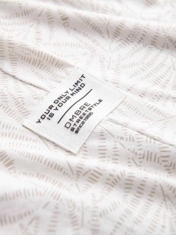 Ombre Clothing Krémové pánske vzorované tričko Ombre Oblečenie