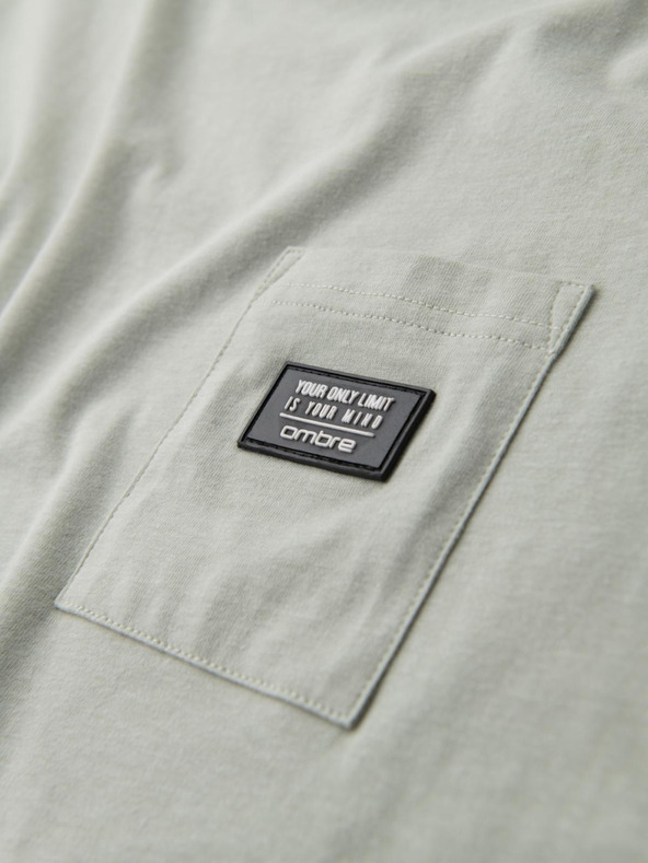 Ombre Clothing Pánske voľnočasové tričko s vreckom Ombre Oblečenie Zelená