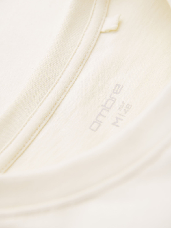 Ombre Clothing Krémové pánske tričko s vreckom Ombre Clothing