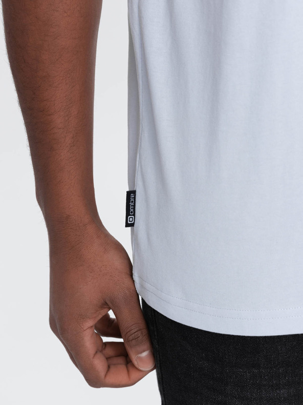 Ombre Clothing Svetlomodré pánske tričko s vreckom Ombre Oblečenie