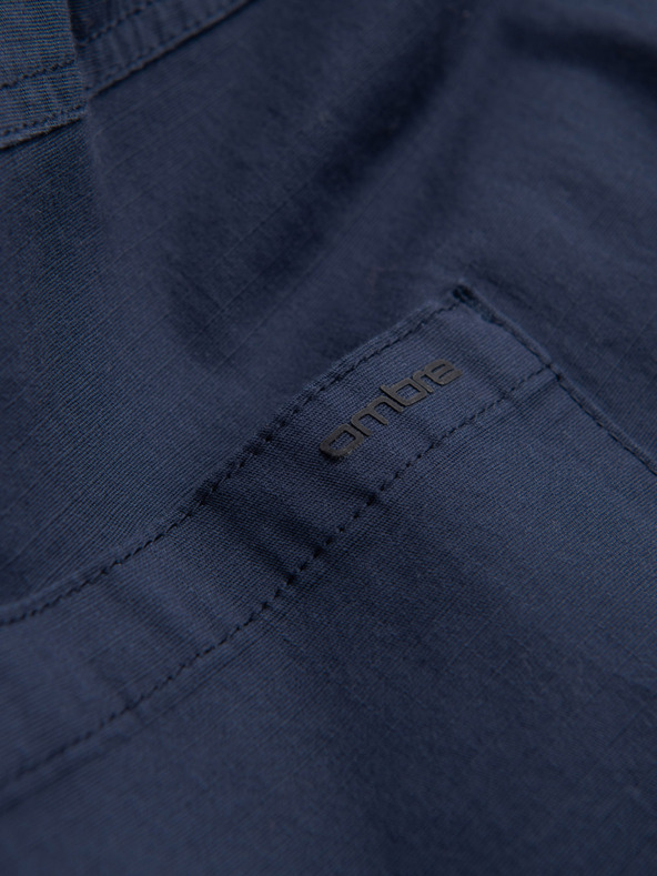 Ombre Clothing Tmavomodré pánske nohavice cargo jogger Ombre Clothing