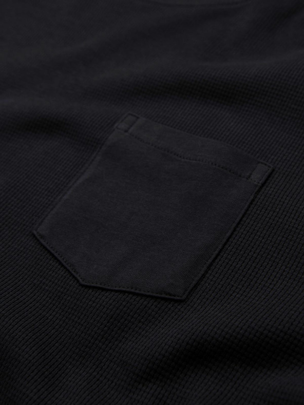 Ombre Clothing Čierna pánska základná košeľa s vreckom Ombre Clothing