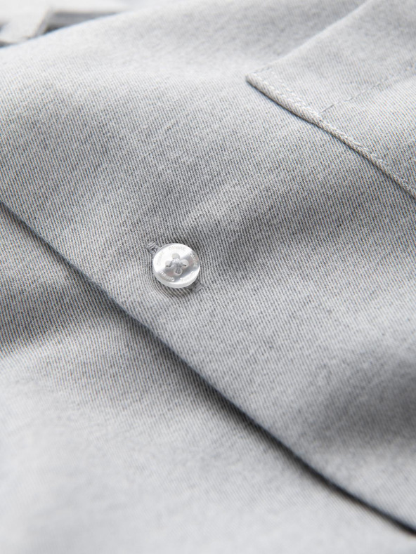 Ombre Clothing Svetlošedá pánska žíhaná košeľa Ombre Oblečenie