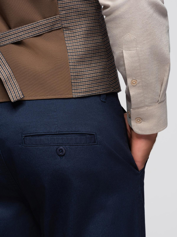 Ombre Clothing Tmavomodré pánske chino nohavice s ozdobným opaskom Ombre Clothing