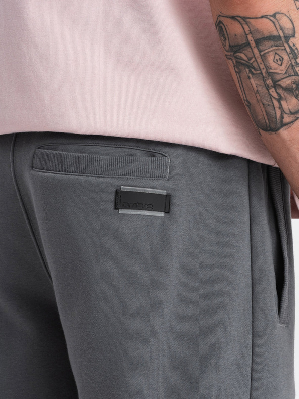 Ombre Clothing Šedé pánske základné teplákové šortky Ombre Clothing