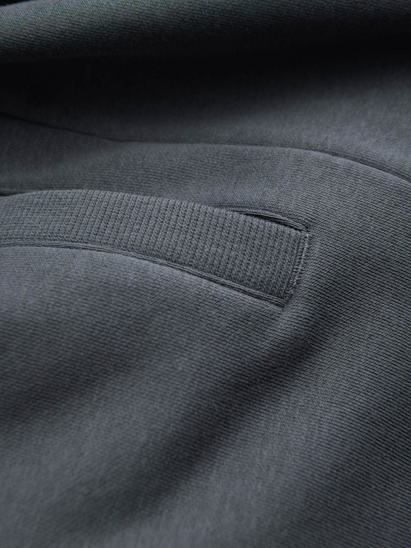 Ombre Clothing Šedé pánske základné teplákové šortky Ombre Clothing