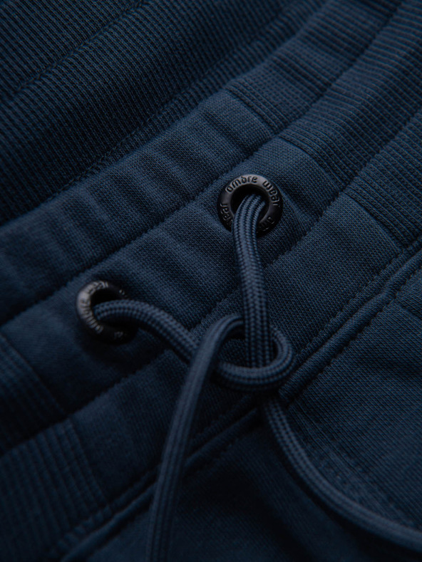 Ombre Clothing Tmavomodré pánske základné teplákové šortky Ombre Oblečenie