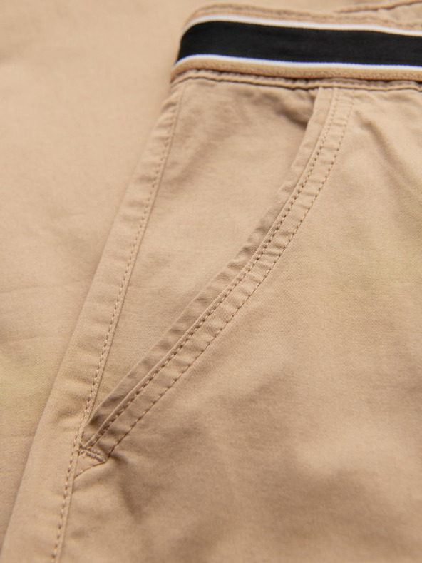 Ombre Clothing Béžové pánske chino nohavice s ozdobným opaskom Ombre Clothing