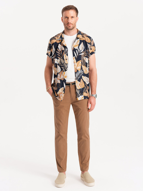 Ombre Clothing Hnedé pánske chino nohavice s ozdobným opaskom Ombre Oblečenie