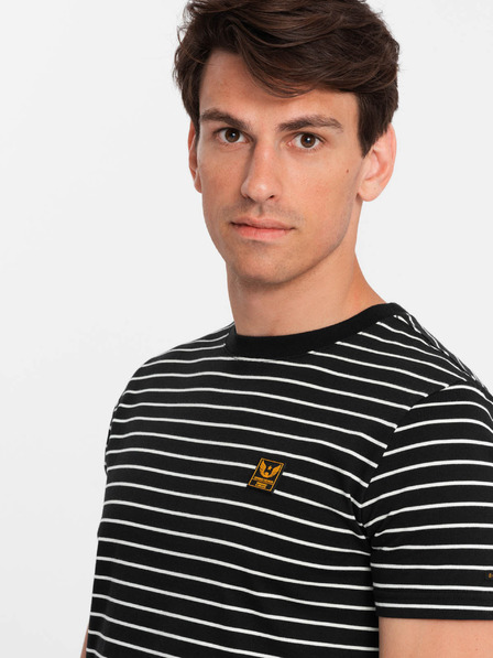 Ombre Clothing Pánske pruhované tričko s nášivkou Ombre Oblečenie