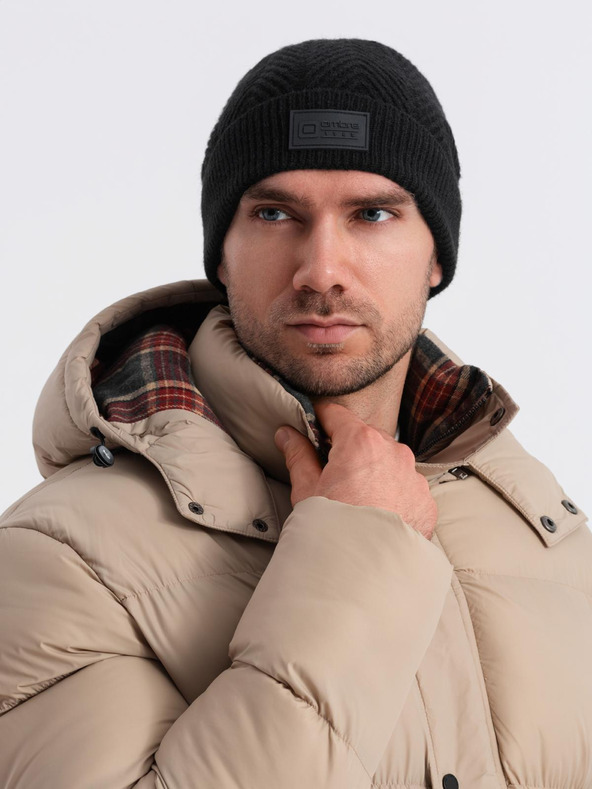 Ombre Clothing Pánska pletená čiapka s aplikáciou Ombre Clothing