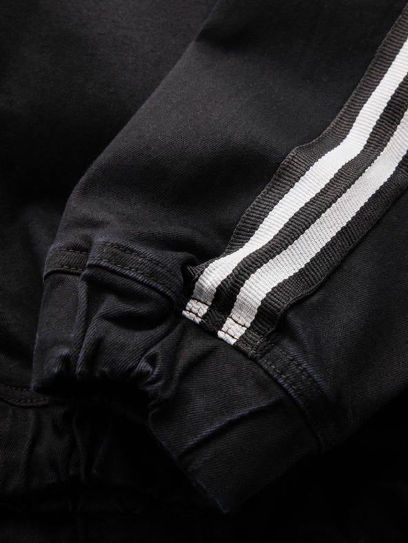 Ombre Clothing Pánske džínsové tepláky s lemovaním - čierne V2 OM-PADJ-0156 Ombre Clothing