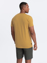 Ombre Clothing Pánske klasické bavlnené tričko BASIC s výstrihom - horčicové V8 OM-TSBS-0145 Ombre Clothing