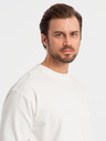 Ombre Clothing Pánske bavlnené tričko LOOSE FIT s dlhým rukávom a okrúhlym výstrihom - krémové V2 OM-LSBC-0129 Ombre Clothing
