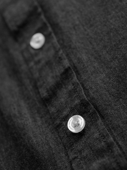 Ombre Clothing Pánska džínsová košeľa s vyšívaným vreckom Ombre Clothing