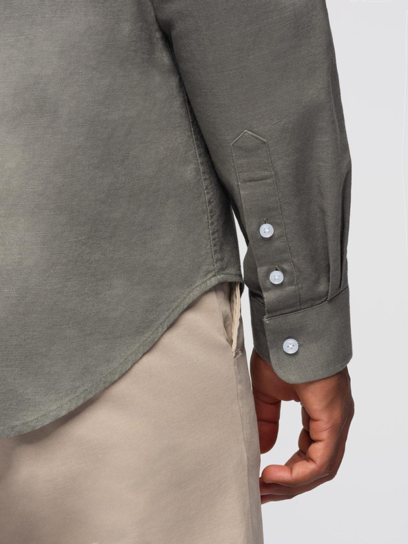 Ombre Clothing Pánska plátená košeľa so stojačikom a vreckom REGULAR FIT - khaki