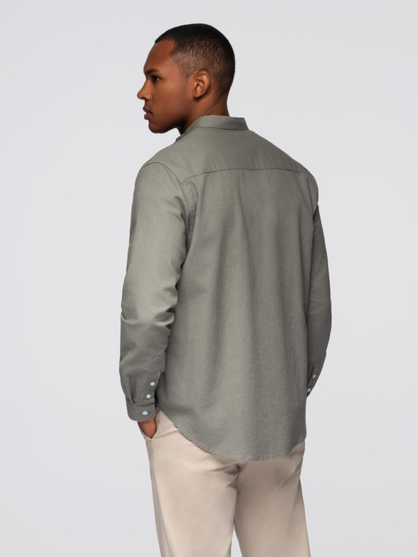 Ombre Clothing Pánska plátená košeľa so stojačikom a vreckom REGULAR FIT - khaki