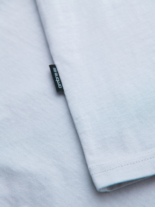 Ombre Clothing Pánske klasické bavlnené tričko BASIC s výstrihom - svetlo sivé