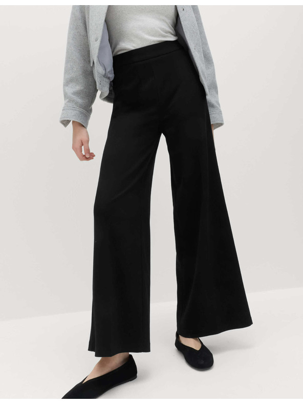 Marks & Spencer Nohavice