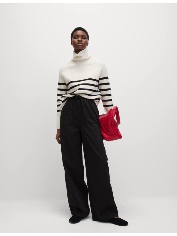 Marks & Spencer Džínsové nohavice so širokými nohavicami, v páse sťahovateľné na šnúrku Marks & Spencer čierna