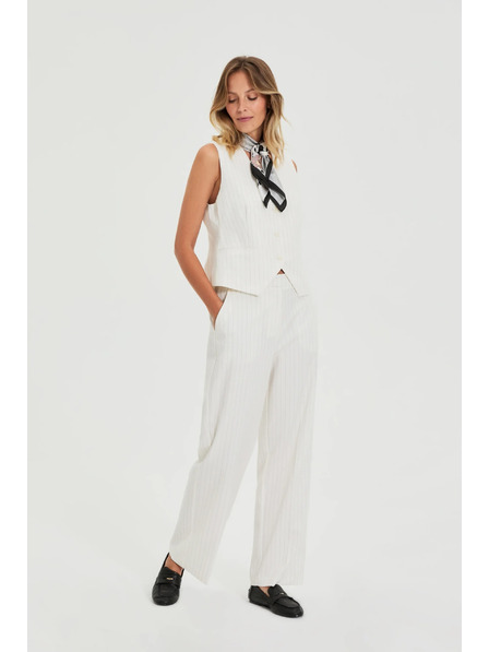 Moodo Oblek nohavice s pruhmi biele Moodo