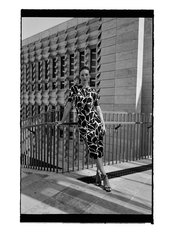 Moodo Vzorované midi šaty béžové Moodo