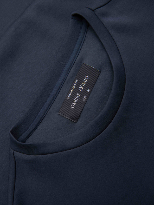 Ombre Clothing Pánska mikina s lesklým potlačou na hrudi - tmavo modrá V4 OM-SNBC-0199 Ombre Clothing